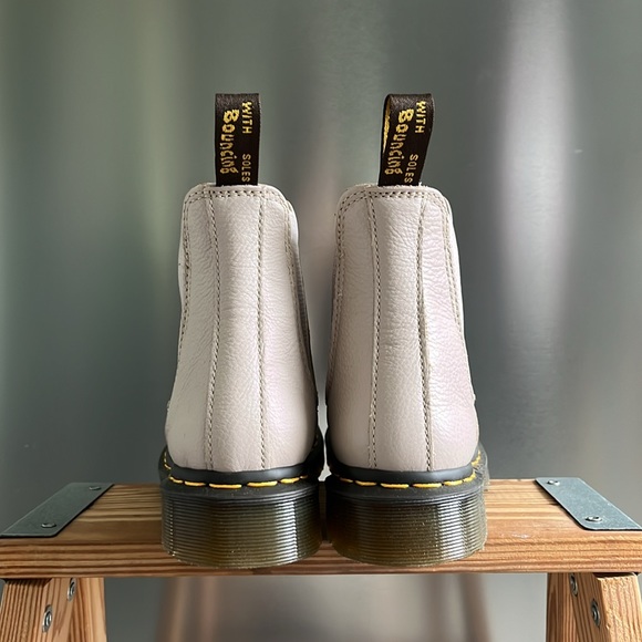 Dr. Martens 2976 Chelsea Boots 7 NWT - Picture 13 of 14